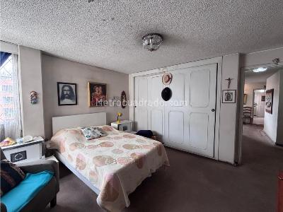 Apartamento de 2 alcobas en venta en Chico Norte, Bogotá, 118 m² · foto 8 de 17