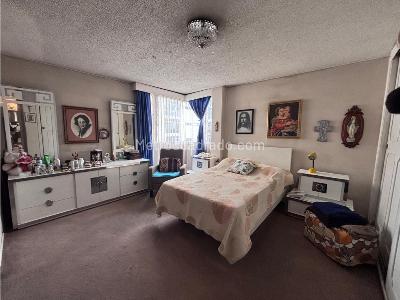 Apartamento de 2 alcobas en venta en Chico Norte, Bogotá, 118 m² · foto 10 de 17