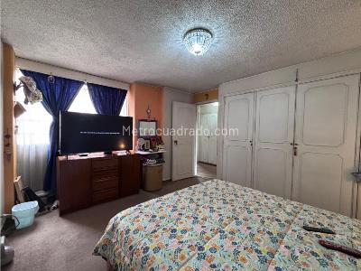 Apartamento de 2 alcobas en venta en Chico Norte, Bogotá, 118 m² · foto 13 de 17