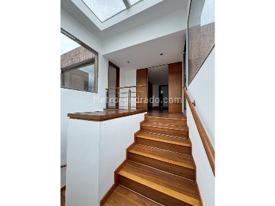 Apartamento de 5 alcobas en arriendo en Santa Barbara, Bogotá, 340 m² · foto 8 de 20