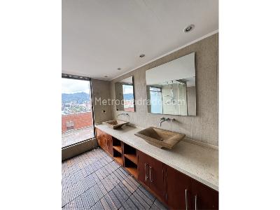 Apartamento de 5 alcobas en arriendo en Santa Barbara, Bogotá, 340 m² · foto 12 de 20
