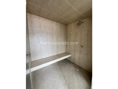 Apartamento de 5 alcobas en arriendo en Santa Barbara, Bogotá, 340 m² · foto 13 de 20