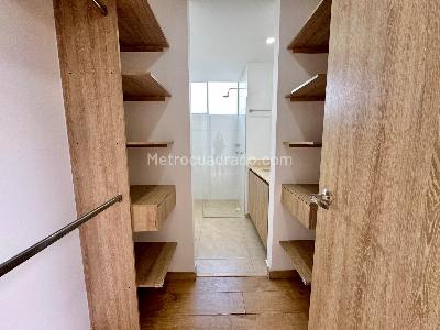 Apartamento en venta en Prados De Sabaneta, Sabaneta · foto 12 de 17