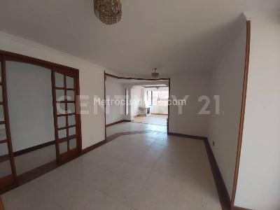Apartamento de 3 alcobas en venta en Pontevedra, Bogotá, 108 m² · foto 4 de 18