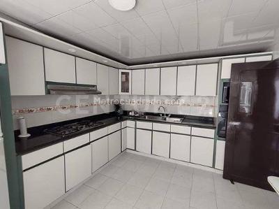 Casa en venta en Niza, Bogotá · foto 4 de 20
