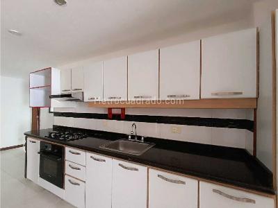 Apartamento de 3 alcobas en venta en Palermo, Manizales, 118 m² · foto 2 de 19