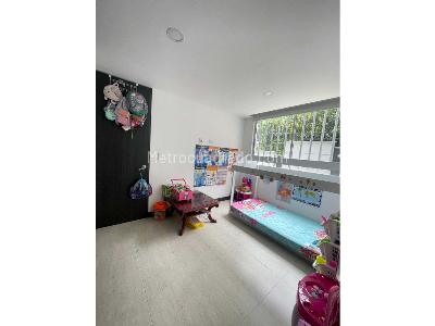 Apartamento de 2 alcobas en venta en Guayacanes, Manizales, 70 m² · foto 8 de 19