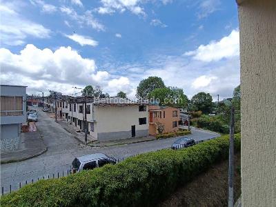Casa de 4 alcobas en venta en Bosques De La Enea, Manizales, 120 m² · foto 6 de 9
