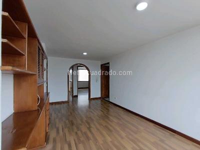 Apartamento en venta en Versalles, Manizales · foto 2 de 16