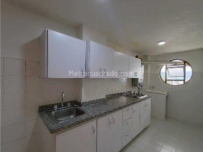Apartamento en venta en Versalles, Manizales · foto 3 de 16