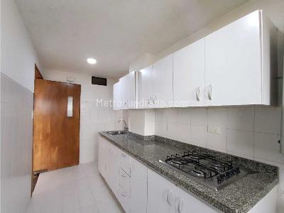 Apartamento en venta en Versalles, Manizales · foto 4 de 16