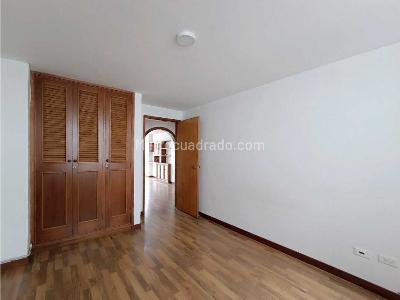 Apartamento en venta en Versalles, Manizales · foto 7 de 16