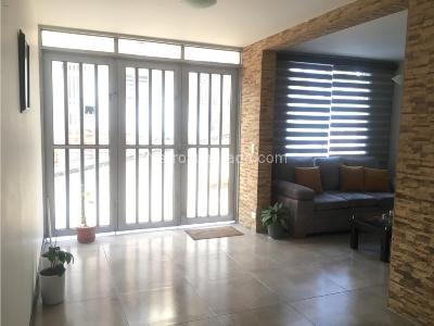 Casa de 3 alcobas en venta en La Carola, Manizales, 150 m² · foto 4 de 20