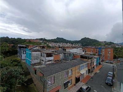 Apartamento en venta en Avenida Kevin Angel, Manizales · foto 5 de 19