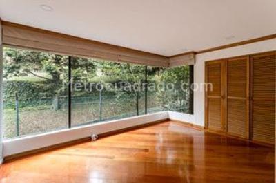 Casa de 5 alcobas en venta en Lindaraja, Bogotá, 420 m² · foto 2 de 20