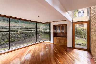 Casa de 5 alcobas en venta en Lindaraja, Bogotá, 420 m² · foto 3 de 20