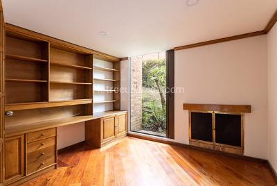 Casa de 5 alcobas en venta en Lindaraja, Bogotá, 420 m² · foto 7 de 20