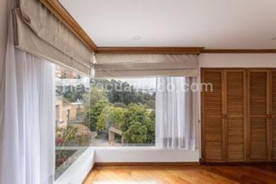 Casa de 5 alcobas en venta en Lindaraja, Bogotá, 420 m² · foto 8 de 20