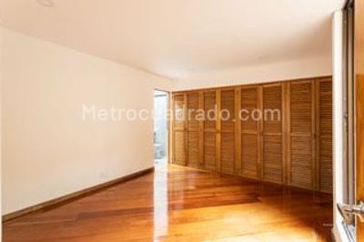 Casa de 5 alcobas en venta en Lindaraja, Bogotá, 420 m² · foto 13 de 20