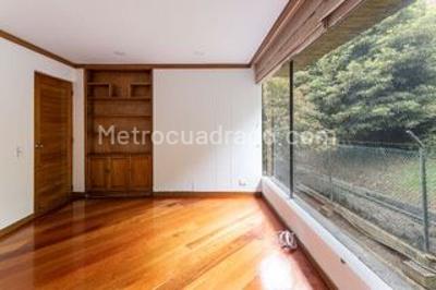 Casa de 5 alcobas en venta en Lindaraja, Bogotá, 420 m² · foto 17 de 20