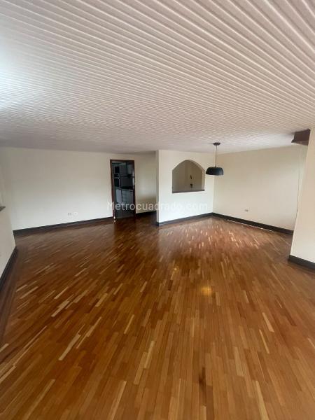 Piso – Bogotá, Chicó Lago - Vista 3