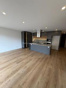 Apartamento de 3 alcobas en venta en Chico Navarra, Bogotá, 142 m² · foto 2 de 20