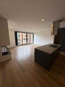 Apartamento de 3 alcobas en venta en Chico Navarra, Bogotá, 142 m² · foto 4 de 20