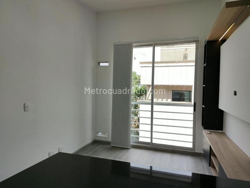 Piso – Bogotá, Santa Bárbara, Localidad La Candelaria - Más