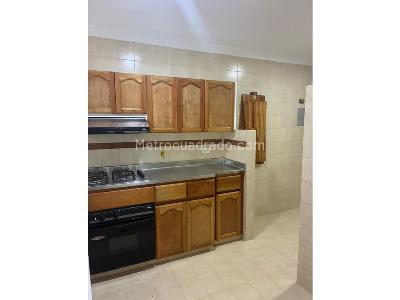 Apartamento de 2 alcobas en venta en El Poblado, Medellín, 80 m² · foto 3 de 20