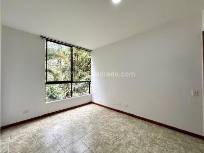 Apartamento de 2 alcobas en venta en El Poblado, Medellín, 80 m² · foto 11 de 20