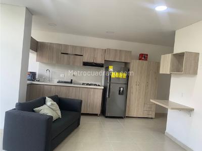 Apartaestudio en venta en La Castellana, Medellín, 37 m² · foto 2 de 11