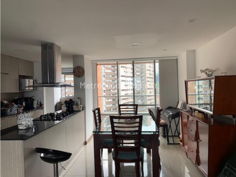 Piso – Envigado, El Escudero - Más