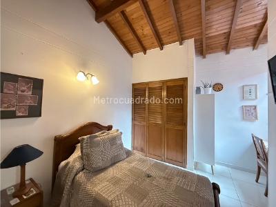 Casa de 4 alcobas en venta en El Poblado Las Lomas, Medellín, 187 m² · foto 12 de 20