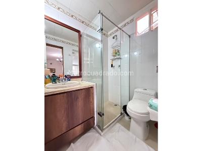 Casa de 4 alcobas en venta en El Poblado Las Lomas, Medellín, 187 m² · foto 13 de 20