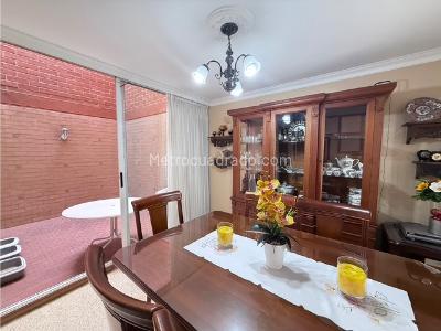 Casa de 4 alcobas en venta en El Poblado Las Lomas, Medellín, 187 m² · foto 3 de 20