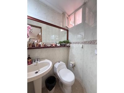 Casa de 4 alcobas en venta en El Poblado Las Lomas, Medellín, 187 m² · foto 7 de 20