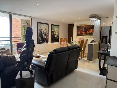 Apartamento en venta en El Poblado, Medellín · foto 7 de 20