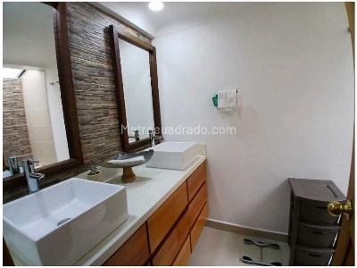 Casa de 3 alcobas en venta en El Poblado, Medellín, 279 m² · foto 14 de 20