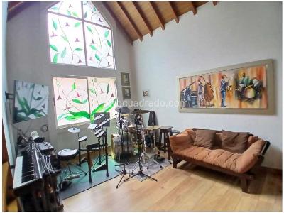 Casa de 3 alcobas en venta en El Poblado, Medellín, 279 m² · foto 18 de 20