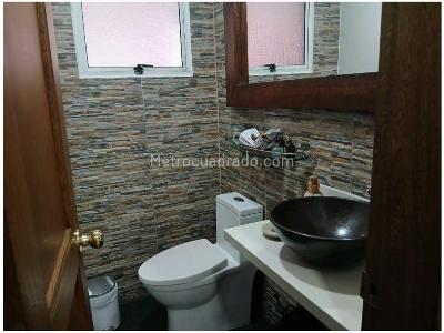 Casa de 3 alcobas en venta en El Poblado, Medellín, 279 m² · foto 3 de 20
