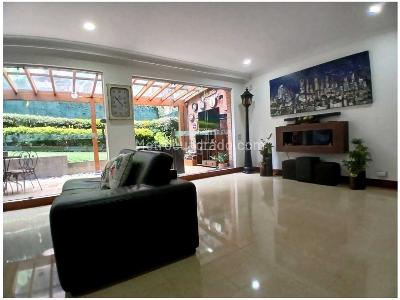 Casa de 3 alcobas en venta en El Poblado, Medellín, 279 m² · foto 8 de 20