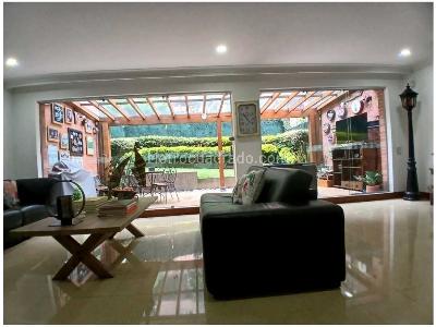 Casa de 3 alcobas en venta en El Poblado, Medellín, 279 m² · foto 9 de 20