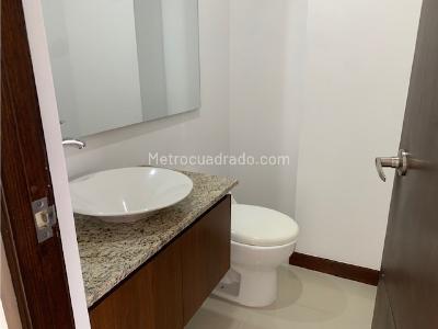 Apartamento de 3 alcobas en venta en Medellin, Medellín, 143 m² · foto 10 de 20