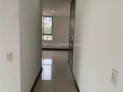 Apartamento de 3 alcobas en venta en Medellin, Medellín, 143 m² · foto 11 de 20