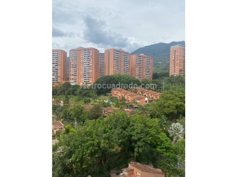 Piso – Envigado, Valle de Aburrá - Más