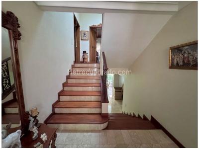 Casa de 3 alcobas en venta en El Poblado, Medellín, 274 m² · foto 3 de 20