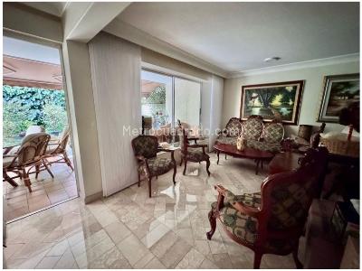 Casa de 3 alcobas en venta en El Poblado, Medellín, 274 m² · foto 6 de 20