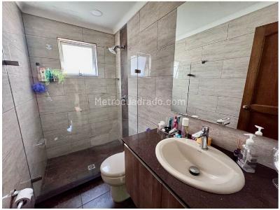 Casa de 3 alcobas en venta en El Poblado, Medellín, 274 m² · foto 16 de 20