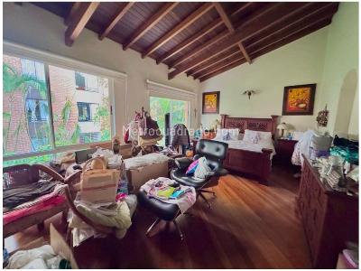 Casa de 3 alcobas en venta en El Poblado, Medellín, 274 m² · foto 17 de 20