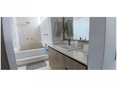 Casa de 4 alcobas en venta en Medellin, Medellín, 337 m² · foto 13 de 20